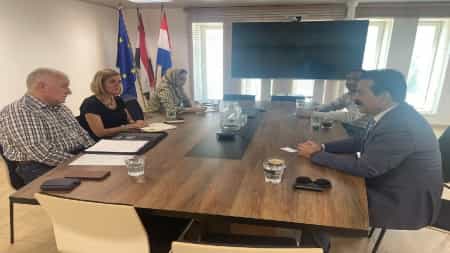 اليمن: بحث توسيع الدعم التنموي والإنساني الهولندي لمحافظة الجوف ونازحيها