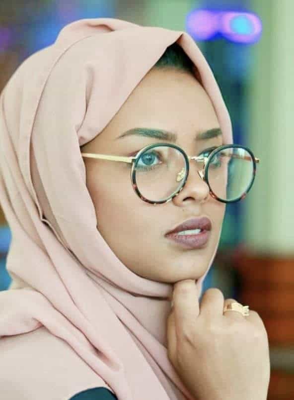 اليمن: سلطة الحوثيين تستأنف غدا الاحد جلسات محاكمة الفنانة انتصار الحمادي ورفيقاتها بتهمة "قلة الأدب"