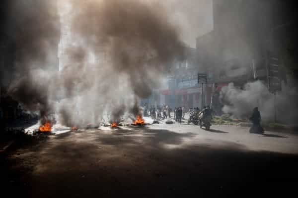تحليل: اليمن بحاجة للتوسط من اجل وقف اطلاق نار اقتصادي