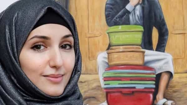 نيويورك: تشكيلية يمنية تدعو العالم الى الاستماع الجيد لفنون بلدها العريق