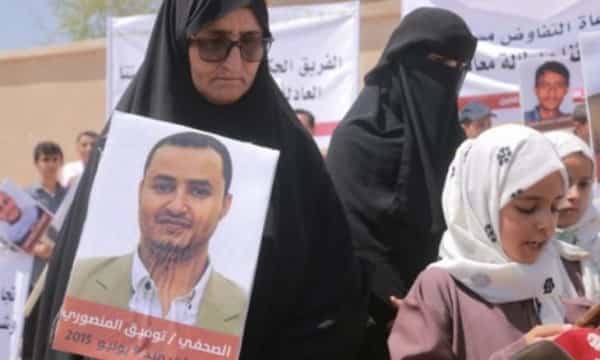 اليمن: مصادر مقربة من الصحافي المنصوري تؤكد لـ"يمن فيوتشر" واقعة التعذيب والحبس الانفرادي
