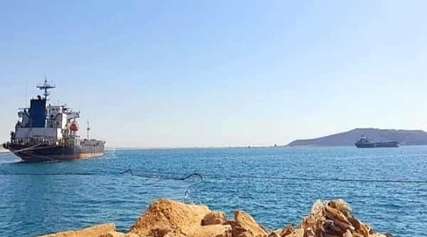 ابو ظبي: الإمارات تعتبر هجوم الحوثيين على ميناء قنا اليمني تصعيدا ارهابيا خطيرا يتطلب ردا دوليا رادعا