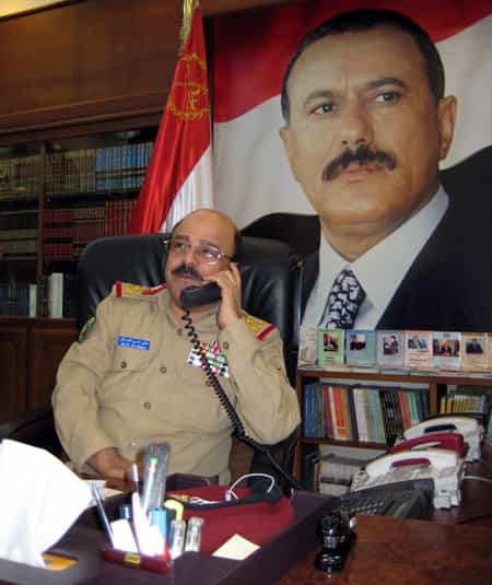 اليمن: الحوثيون يستدعون علي الشاطر ومسؤولين آخرين في النظام السابق للتحقيق