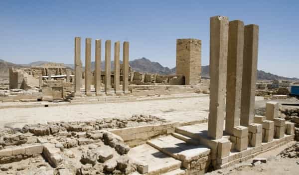 باريس: اليونسكو تدرج 7 مواقع أثرية من معالم مملكة سبأ في مأرب على قائمة التراث العالمي المعرض للخطر