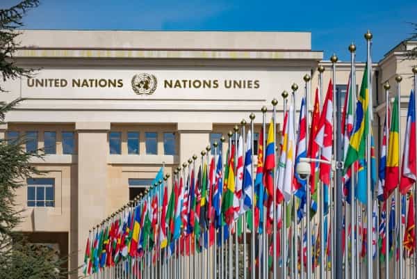 جنيف: الأمم المتحدة تطالب الحكومة اليمنية والحوثيين بالإفراج الفوري عن الصحفيين المعتقلين