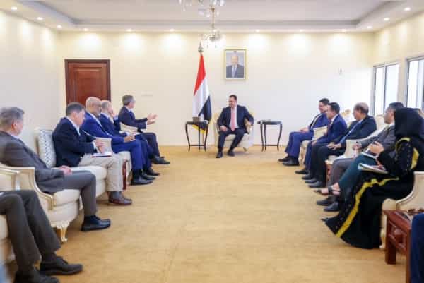 اليمن: رئيس الحكومة يحذر من التغاضي الدولي على الاجراءات الاقتصادية الاحادية من جانب الحوثيين