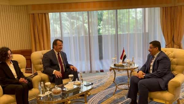 الرياض: بن مبارك يبحث مع مسؤول اممي رفيع جهود معالجة قضيتي خزان صافر والنزوح الداخلي