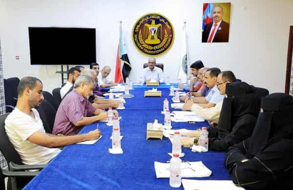 اليمن: الانتقالي يتهم الحكومة بممارسة "حرب خدمات" ويؤكد دعمه للاحتجاجات السلمية