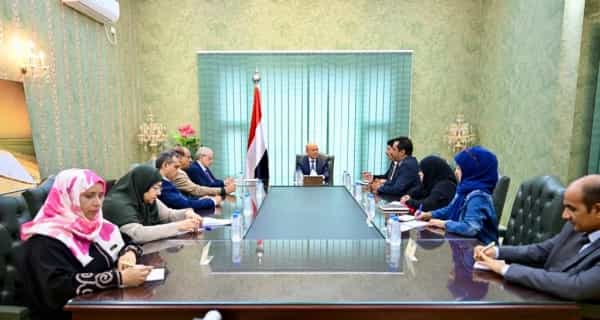 اليمن: الرئيس العليمي يتسلم نسخة من التقرير الحادي عشر للجنة التحقيق الوطنية بانتهاكات حقوق الانسان