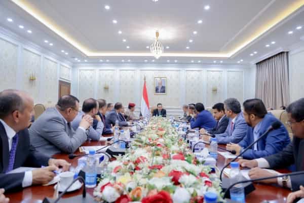 اليمن: الحكومة اليمنية تجدد ترحيبها بكل مساعي السلام تزامنا مع جهود وساطة عمانية لإعلان هدنة موسعة