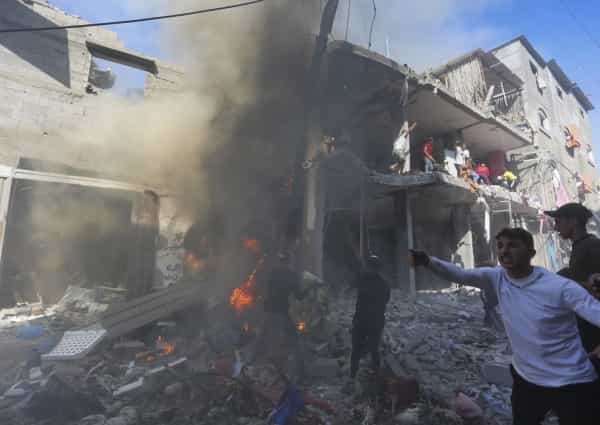 طوفان الأقصى: مقتل أكثر من 12 ألف شخص بغارات إسرائيلية على غزة