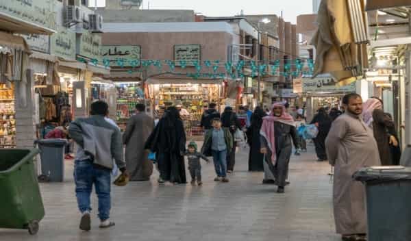 اقتصاد: هجمات البحر الأحمر ومستقبل اقتصادات الخليج