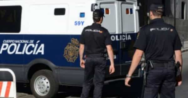 مدريد: توقيف شخص في إسبانيا بتهمة تصدير معدات عسكرية إلى السعودية