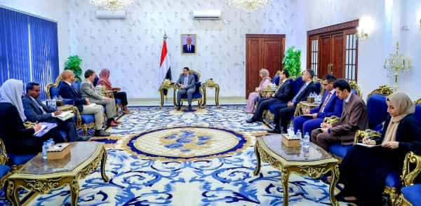 اليمن: رئيس الحكومة يطالب الأمم المتحدة بتحويل مخصصات الاستجابة الإنسانية عبر "مركزي عدن"