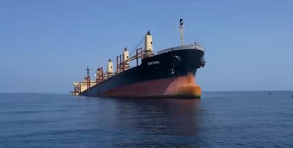 اليمن: فريق مشترك من هيئتي الشؤون البحرية والبيئة يزور موقع "روبيمار" لتقييم أضرار التلوث