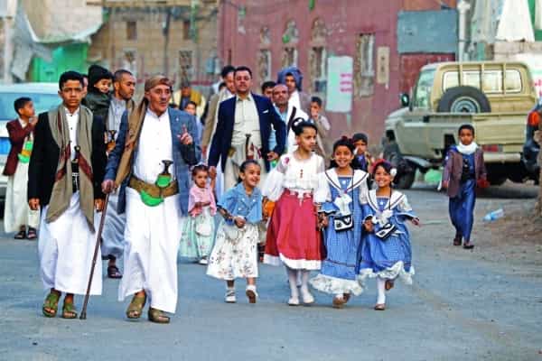 تقرير: "العيدية" وجبر الخواطر العائلية
