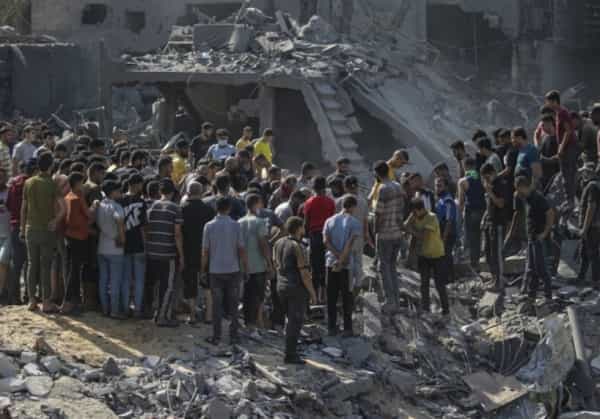 القدس: مقتل 12 فلسطينيا على الأقل في غارات إسرائيلية على غزة