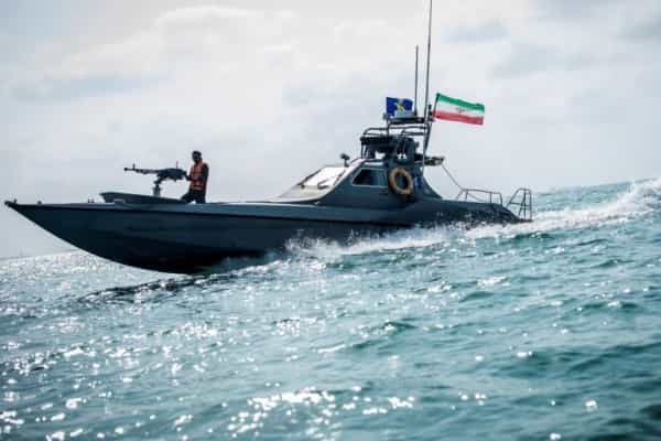 طهران: الحرس الثوري الإيراني يجري مناورات بحرية في الخليج