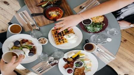 صحة: الإفطار المتأخر قد يزيد خطر الإصابة بمرض السكري