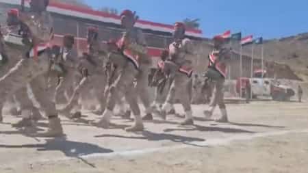 اليمن: القوات الحكومية تعلن مقتل جندي واصابة اخرين بهجوم شنه الحوثيون على احتفال عسكري في صعدة