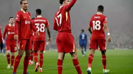 رياضة: ليفربول يتفوق بثلاثية على ليستر سيتي ومانشستر سيتي يواصل نزيف النقاط