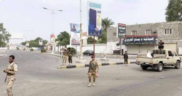 اليمن: قائد قوات الحزام الامني في محافظة ابين عبداللطيف السيد، يكلف المقدم احمد محمد عوض، قائدا لهذه القوات التابعة للمجلس الانتقالي في مديرية لودر، خلفا للعقيد عبدالله عمر الدماني