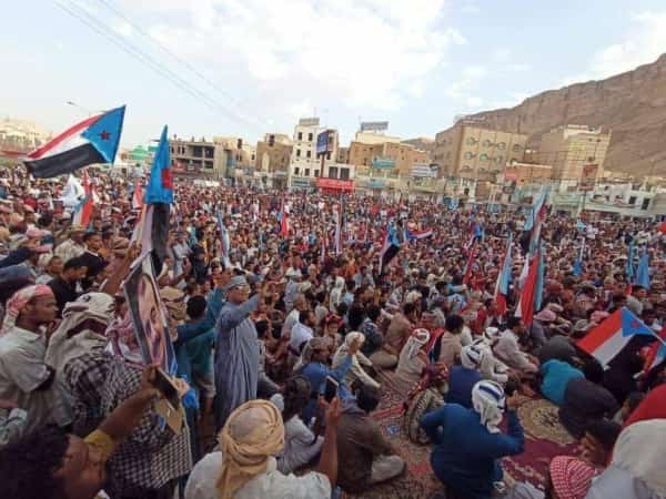 اليمن: المجلس الانتقالي يرفض عقد اي اجتماع برلماني في الجنوب ويدعو الى سحب القوات الحكومية من وادي حضرموت