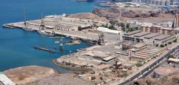 اليمن: قيادة ميناء عدن تعلن فشل كافة الجهود لتعويم السفينة"ضيا" المملوكة لرجل الاعمال احمد العيسي