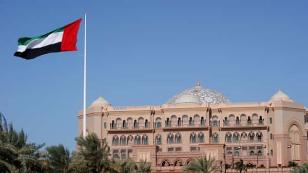 رويترز: مسؤول أمني إماراتي كبير يزور طهران غدا الاثنين