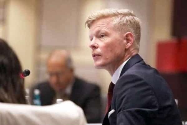 عمان: المبعوث الاممي لليمن يقول ان مقترح الهدنة يشمل تخفيف ازمة الوقود وفتح الطرقات