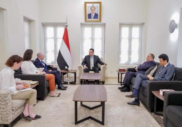 الرياض: الحكومة اليمنية ترى في وقف اطلاق النار عاملا رئيسا لتنفيذ اتفاق الهدنة مع الحوثيين