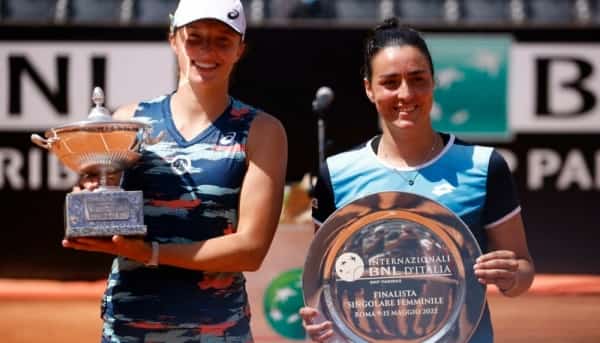 رياضة: البولندية شفيونتيك تحرز بطولة روما لكرة المضرب بعد تغلبها على التونسية أنس جابر