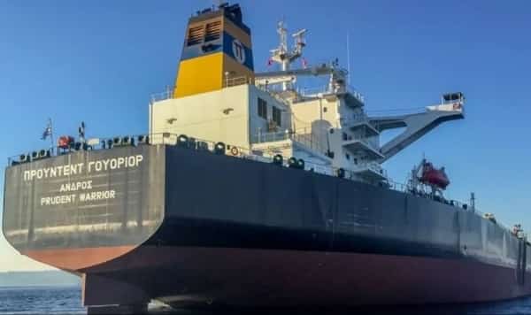 طهران: إيران تعلن احتجاز ناقلتي نفط يونانيتين في مياه الخليج