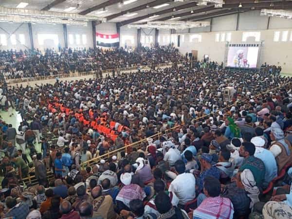 اليمن: زعيم الحوثيين يلتقي شخصيات من تعز على وقع تصاعد الضغوط على جماعته بشأن فتح الطرق للمدينة المحاصرة