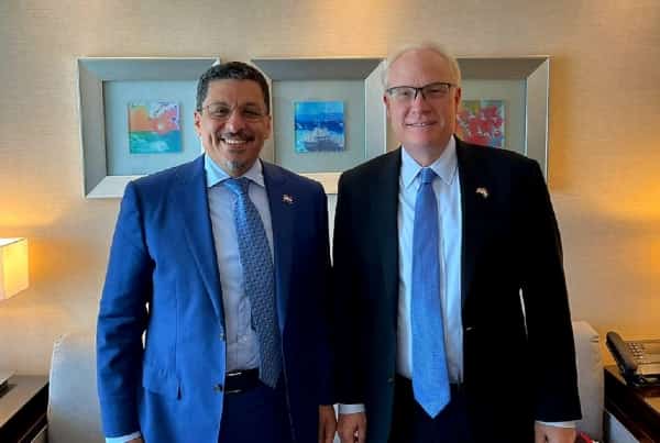 الرياض: الحكومة اليمنية تجدد تمسكها بفك الحصار عن تعز قبل الانتقال الى اي  مسارات اخرى لاحياء عملية السلام