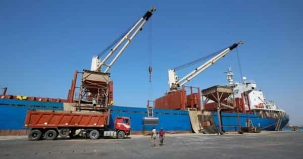 اليمن: الأمم المتحدة تتحدث عن انخفاض في تفريغ المواد الغذائية وزيادة في الوقود