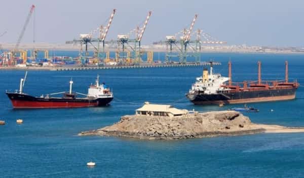 اليمن: زيادة واردات الوقود إلى موانئ الحديدة بنسبة 382% في نوفمبر الماضي