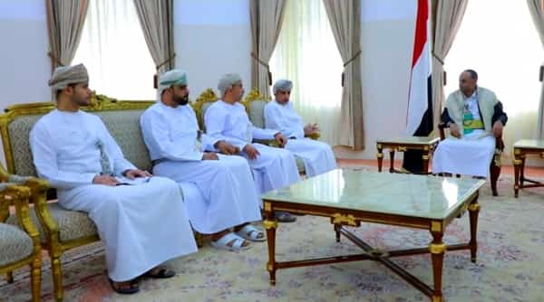 اليمن: جماعة الحوثيين تقول انها أجرت مع وسطاء عمانيين نقاشات "جادة وإيجابية" تمهيدا لتسوية شاملة
