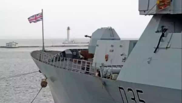 لندن: بريطانيا تعزز قواتها البحرية في الخليج لمواجهة عمليات تهريب إيران أسلحة للحوثيين