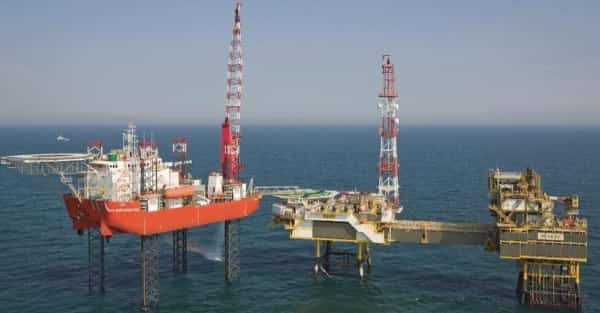 اقتصاد: أسعار النفط تسجل أعلى سعر تسوية في أسبوعين