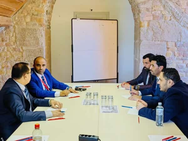 اليمن: الحكومة تقول ان الصليب الاحمر طلب وقتا اضافيا لاستكمال ترتيبات انجاز صفقة تبادل الاسرى