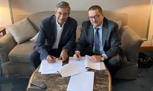 القاهرة: "اليمنية" توقع اتفاقية شراء طائرتين إضافيتين لرفد أسطولها الجوي