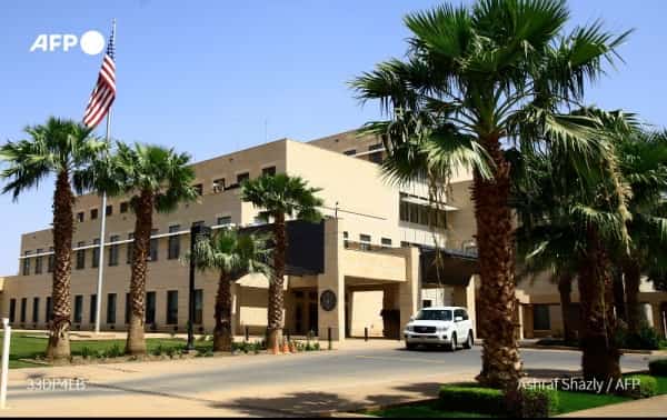 واشنطن: الرئيس الامريكي يعلن إجلاء موظفي سفارة بلاده في السودان