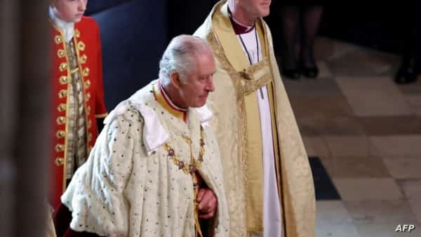 لندن: بدء مراسم تتويج تشارلز ملكا لبريطانيا.. والأعين تتجه نحو الأمير هاري