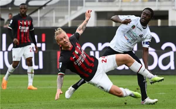 الدوري الايطالي: سبيزيا يضاعف جراح ميلان بثنائية.. وينعش آماله في البقاء
