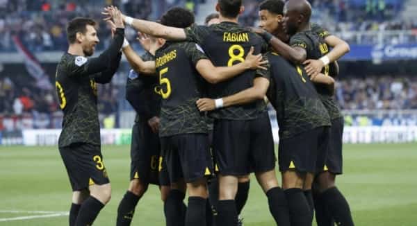 رياضة: باريس سان جرمان على أعتاب التتويج بلقب الدوري الفرنسي بفضل ثنائية مبابي