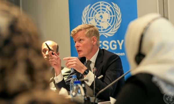 عمان: المبعوث الأممي يجري نقاشات مع كبير المفاوضين الحوثيين حول اتفاق لوقف دائم لاطلاق النار