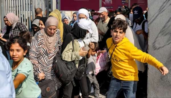 طوفان الاقصى: عشرات الأجانب والجرحى الفلسطينيين يعبرون رفح باتجاه مصر