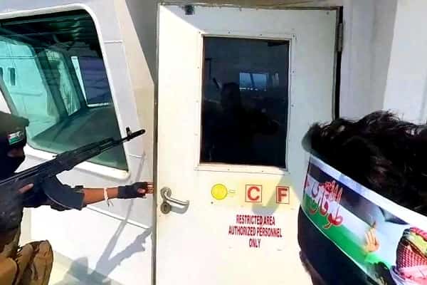 اليمن: الحوثيون يلعبون بالنار، لكن من سيحترق؟