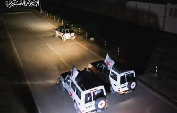 طوفان الاقصى: إسرائيل توافق على تبادل 50 أسيرة فلسطينية برهائن لها في غزة